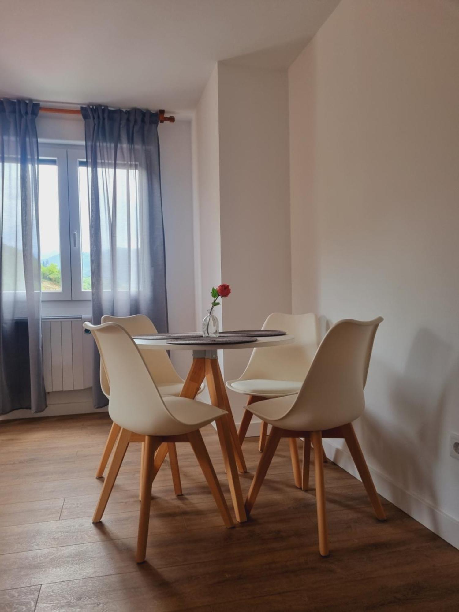 Maile Apartamentos Potes Bilik gambar